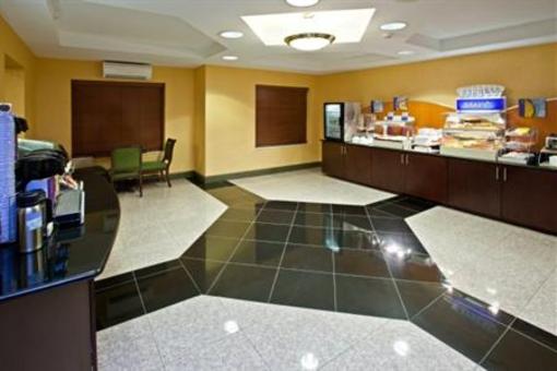 фото отеля Holiday Inn Express and Suites Indianapolis East