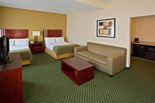 фото отеля Holiday Inn Express and Suites Indianapolis East