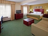 Holiday Inn Express and Suites Indianapolis East