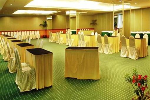 фото отеля Tunjungan Hotel