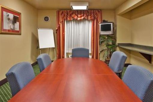 фото отеля Holiday Inn Express Hinesville