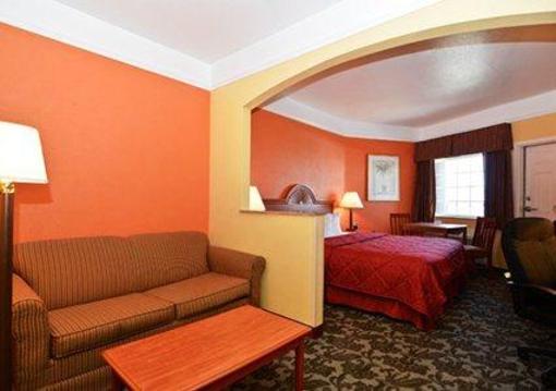 фото отеля Quality Inn and Suites Beachfront Galveston