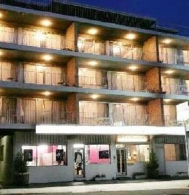 фото отеля North Lodge Apartments