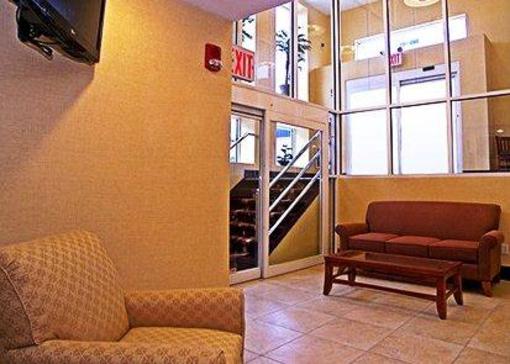 фото отеля Comfort Inn & Suites Ozone Park