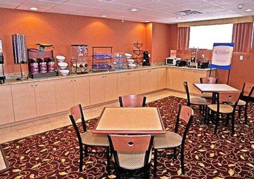 фото отеля Comfort Inn & Suites Ozone Park