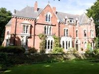 Cliff Lawn Hotel