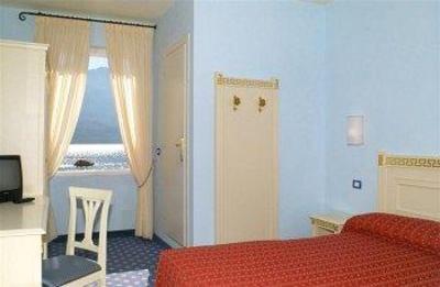 фото отеля Hotel Villa Romantica Limone sul Garda