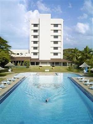 фото отеля Gateway Airport Garden Hotel