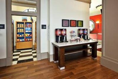 фото отеля Hampton Inn and Suites Atlanta Downtown