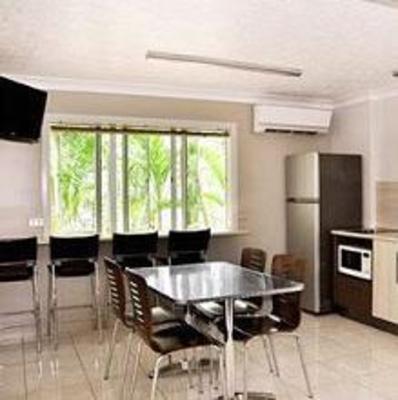фото отеля City Oasis Inn