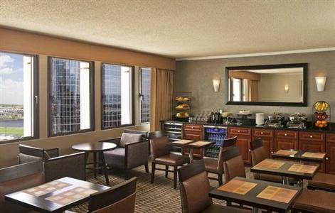 фото отеля Hilton Newark Penn Station