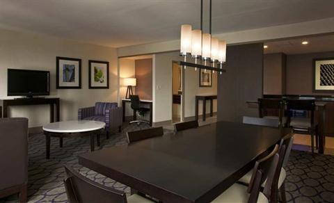фото отеля Hilton Newark Penn Station