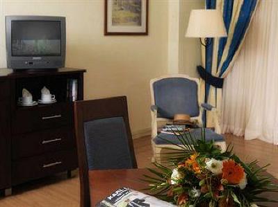 фото отеля Yellow Monte Gordo Beach Hotel