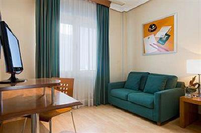 фото отеля Hotel NH San Pedro