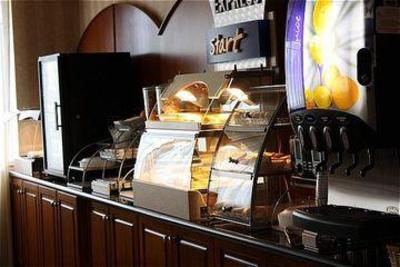 фото отеля Holiday Inn Express Hotel & Suites Warrenton