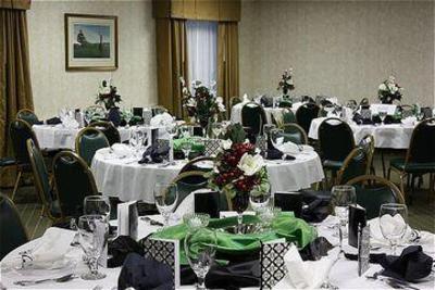 фото отеля Holiday Inn Express Hotel & Suites Warrenton