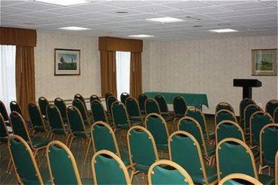 фото отеля Holiday Inn Express Hotel & Suites Warrenton