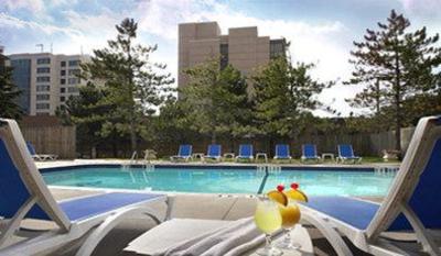 фото отеля Best Western Parkway Hotel Toronto North