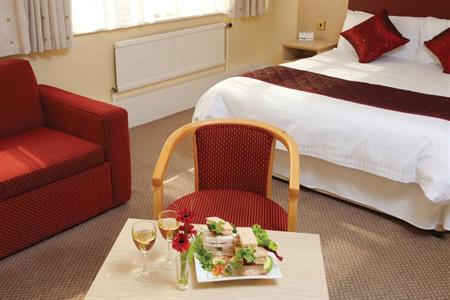 фото отеля Best Western Cresta Court Hotel Altrincham