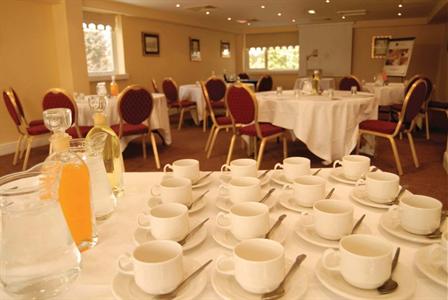 фото отеля Best Western Cresta Court Hotel Altrincham