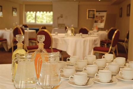 фото отеля Best Western Cresta Court Hotel Altrincham