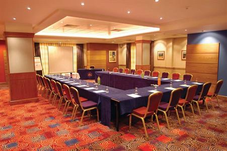 фото отеля Best Western Cresta Court Hotel Altrincham