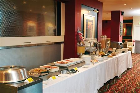 фото отеля Best Western Cresta Court Hotel Altrincham