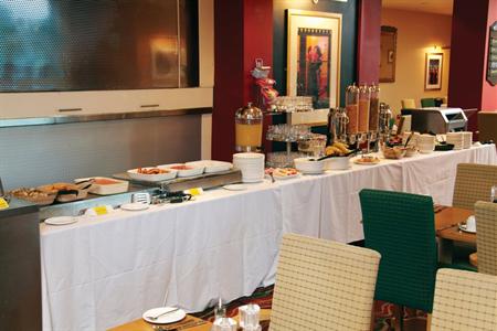 фото отеля Best Western Cresta Court Hotel Altrincham