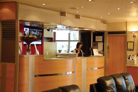 фото отеля Best Western Cresta Court Hotel Altrincham