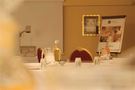 фото отеля Best Western Cresta Court Hotel Altrincham