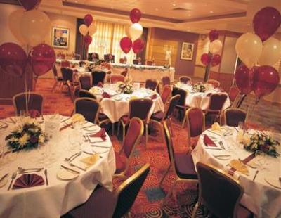 фото отеля Best Western Cresta Court Hotel Altrincham