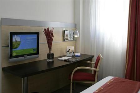 фото отеля Express By Holiday Inn Onda