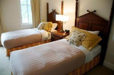 фото отеля Poets Cove Resort & Spa