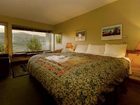 фото отеля Edgewater Lodge Whistler