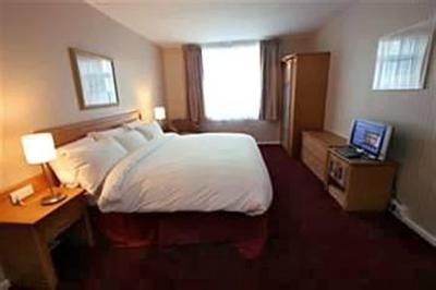 фото отеля Future Inn Cardiff Bay