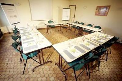 фото отеля Campanile Paris Ouest Gennevilliers Port Hotel