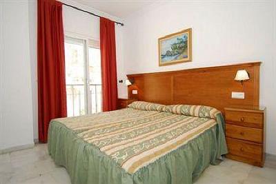 фото отеля Apartamentos Burriana Playa Nerja