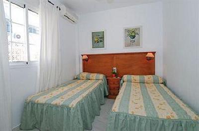 фото отеля Apartamentos Burriana Playa Nerja