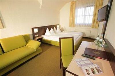фото отеля Hotel Demas Garni