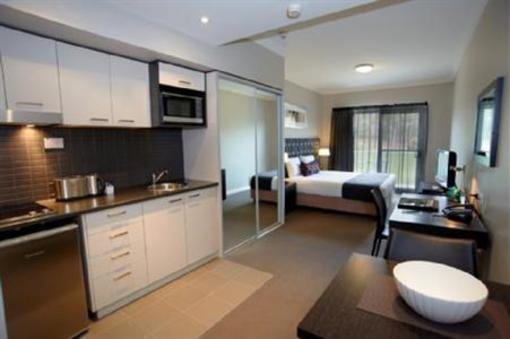 фото отеля Quest Campbelltown Serviced Apartments