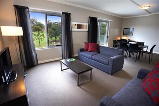 фото отеля Quest Campbelltown Serviced Apartments