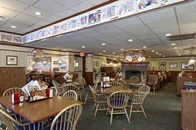 фото отеля Howard Johnson Plaza Portland