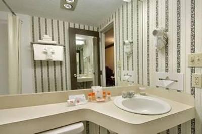 фото отеля Howard Johnson Plaza Portland