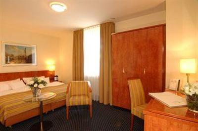 фото отеля Hotel Kaiserhof Munster