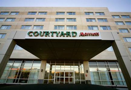 фото отеля Courtyard by Marriott Montreal Airport