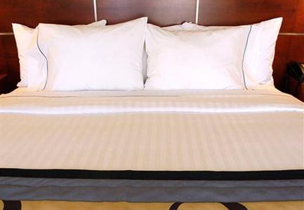 фото отеля Courtyard by Marriott Montreal Airport