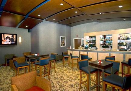 фото отеля Courtyard by Marriott Montreal Airport