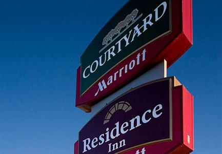 фото отеля Courtyard by Marriott Montreal Airport