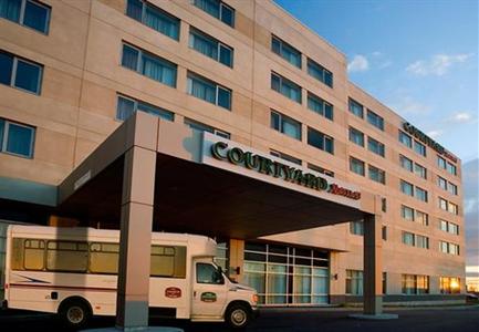 фото отеля Courtyard by Marriott Montreal Airport