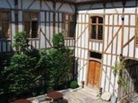 Le Maison de Rhodes